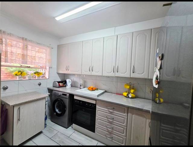 3 BEDROOM TOWNHOUSE FOR SALE IN WITFIELD